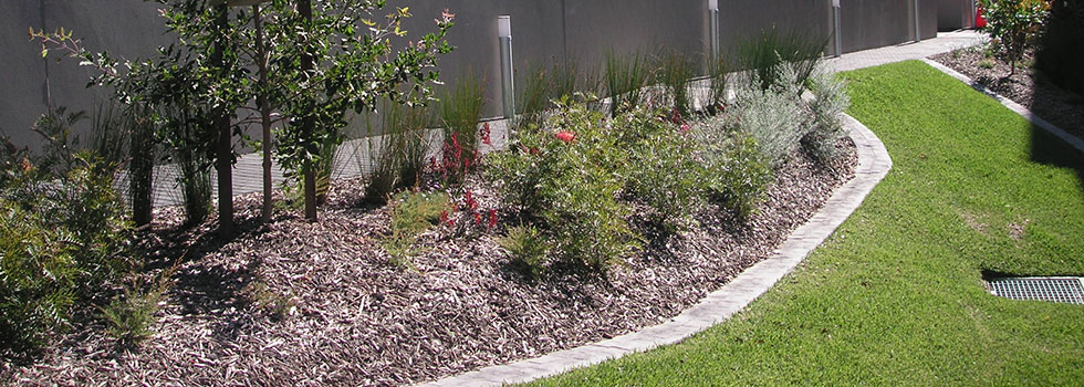 Landscaping kerbs and edges 15