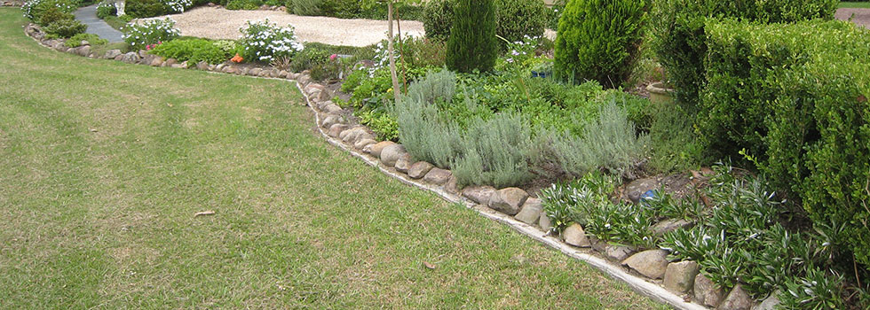 Landscaping kerbs and edges 3